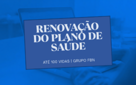 Gestora de uma pequena empresa revisando documentos e calendário da renovação do plano de saúde empresarial
